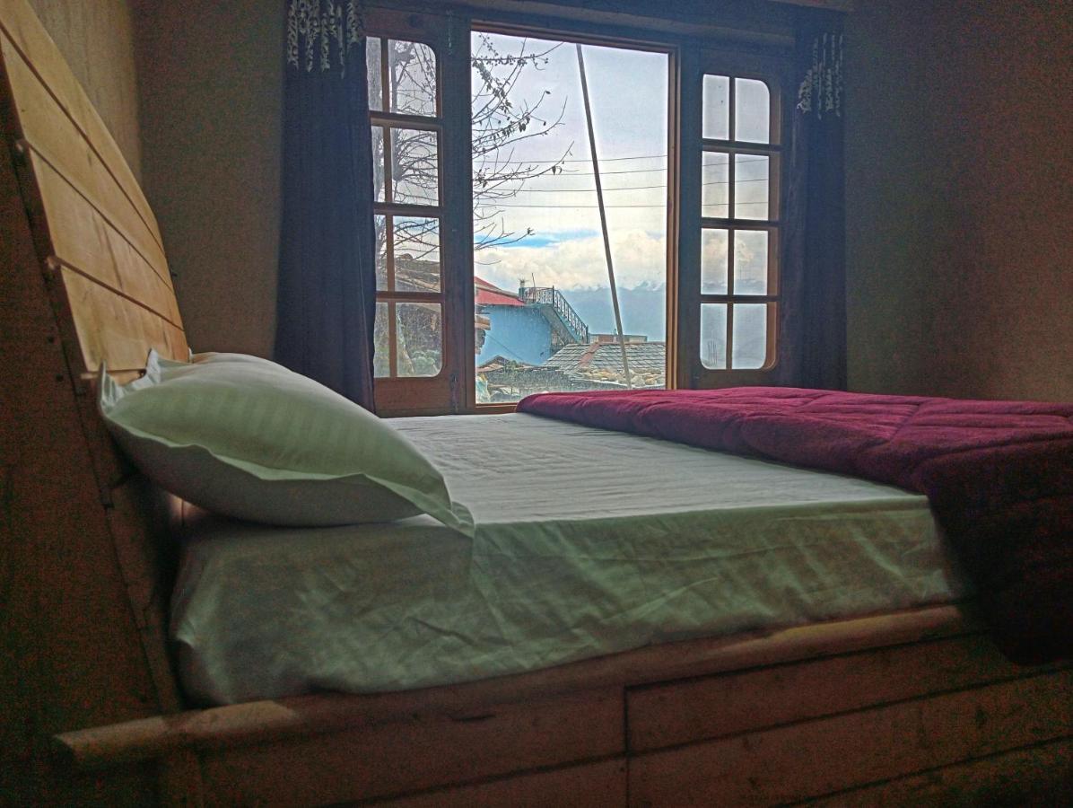 Loghouse At Khajjiar Lake Екстер'єр фото