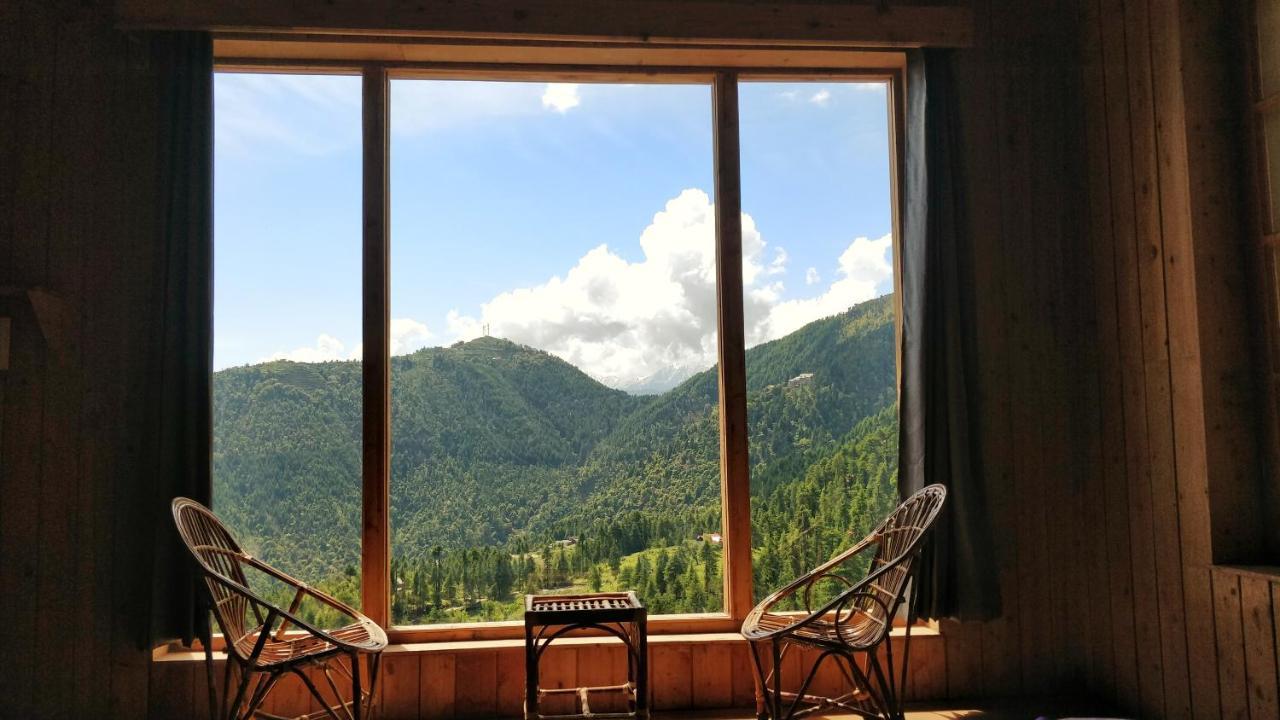 Loghouse At Khajjiar Lake Екстер'єр фото